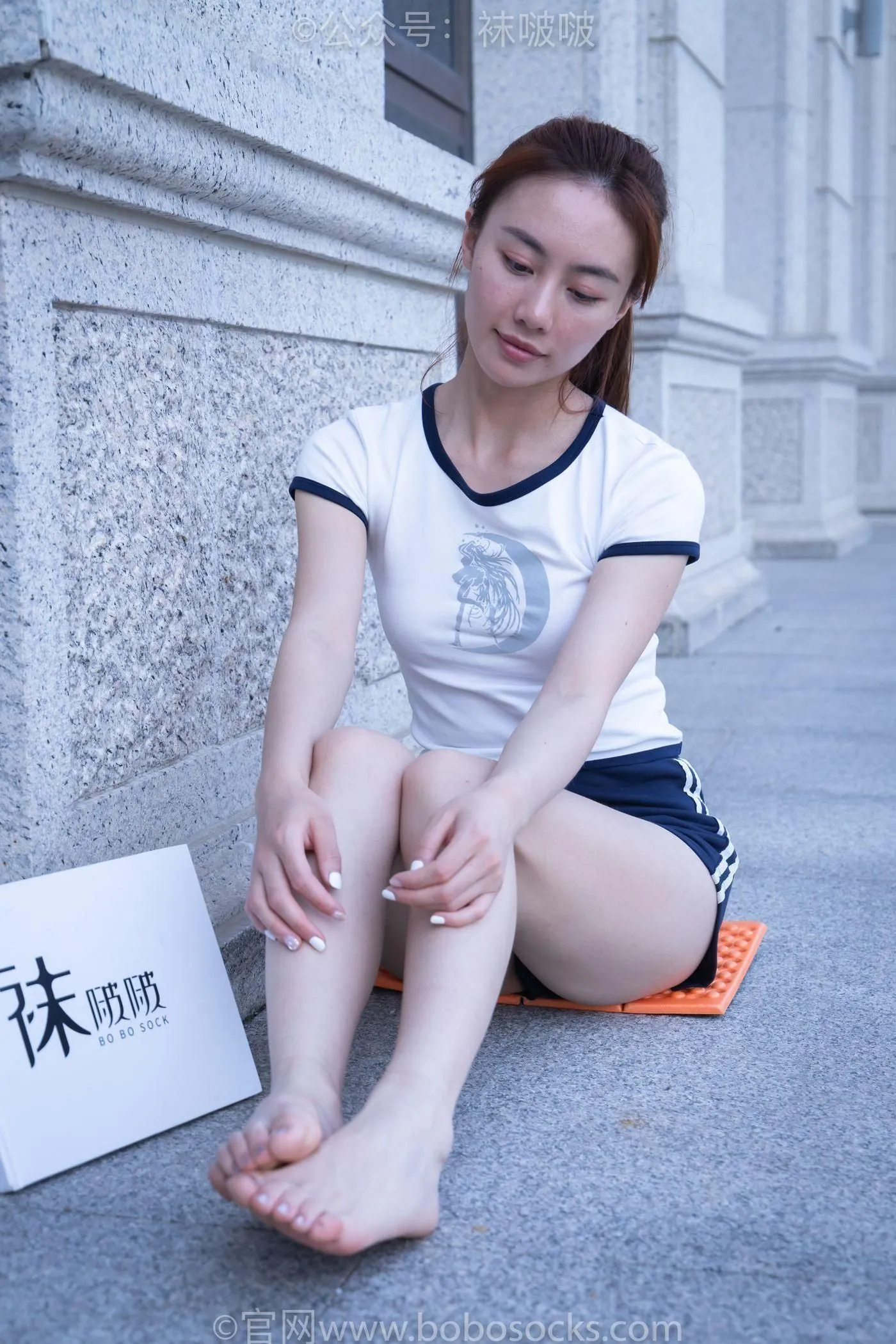 [BoBoSocks袜啵啵]NO.028 小米-运动鞋、白棉袜、裸足 [133P]插图